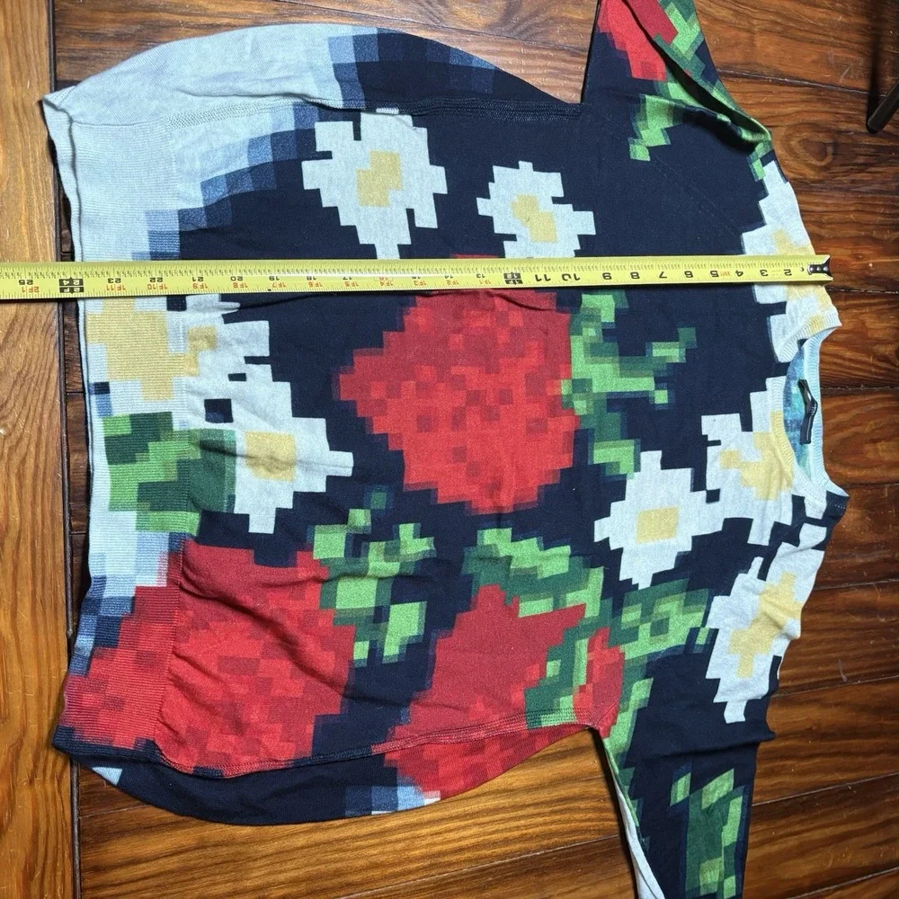 High Use Claire Campbell Digital Pixel Strawberry Daisy Pullover Sweater S New